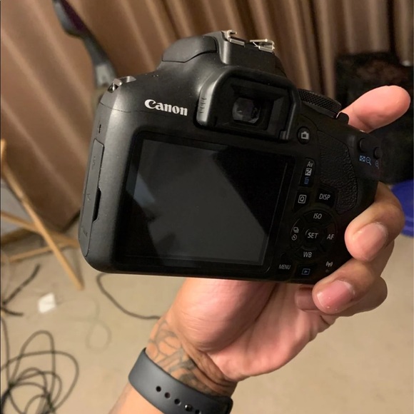 Canon 2000d - Picture 2 of 7